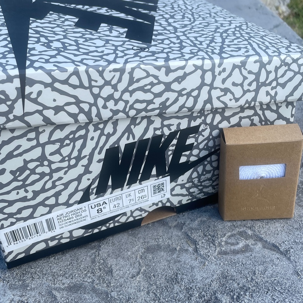 Nike Air Jordan 1 Retro High OG Men’s size 8.5 in White Cement - Picture 8 of 13